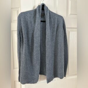 Tahari 2 ply 100%cashmere sweater